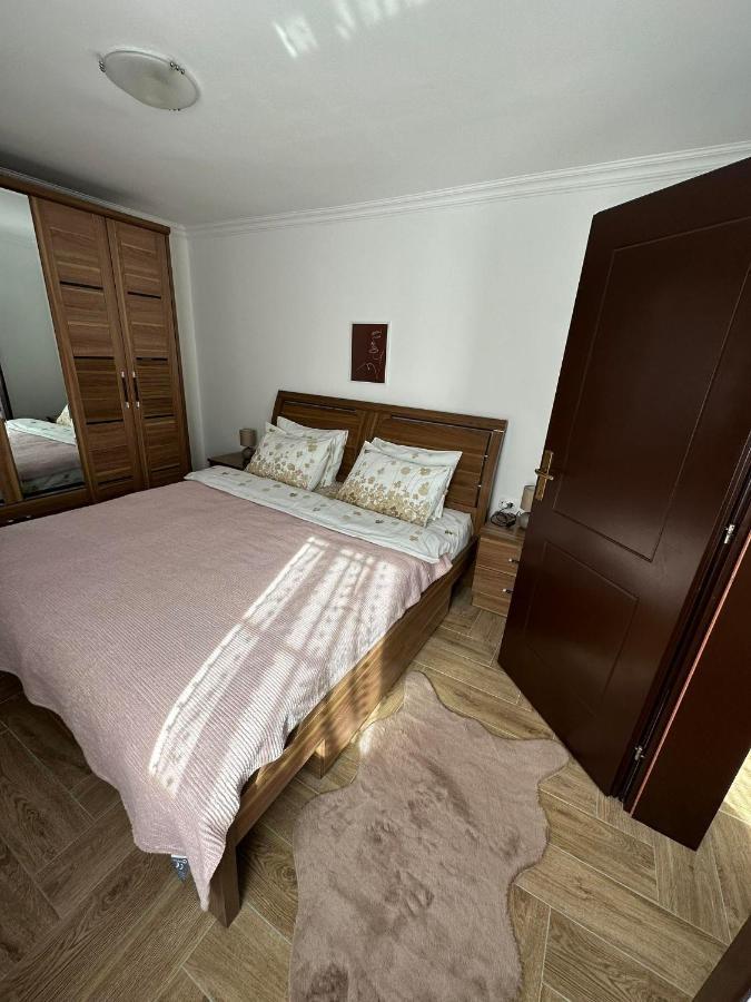 Apartmani Emily & Jully Nikšić Bagian luar foto