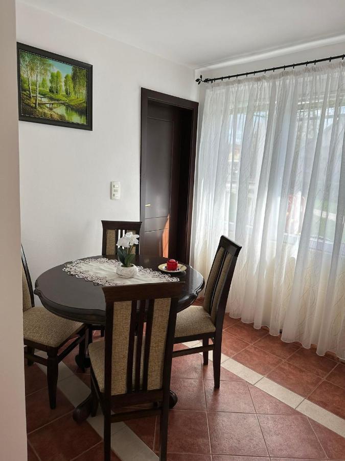 Apartmani Emily & Jully Nikšić Bagian luar foto