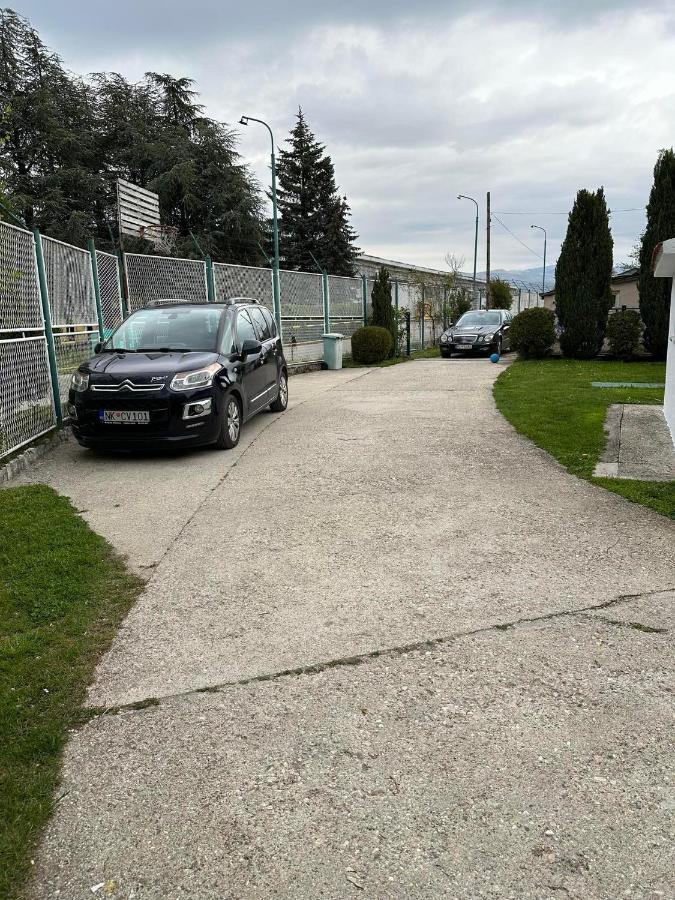 Apartmani Emily & Jully Nikšić Bagian luar foto