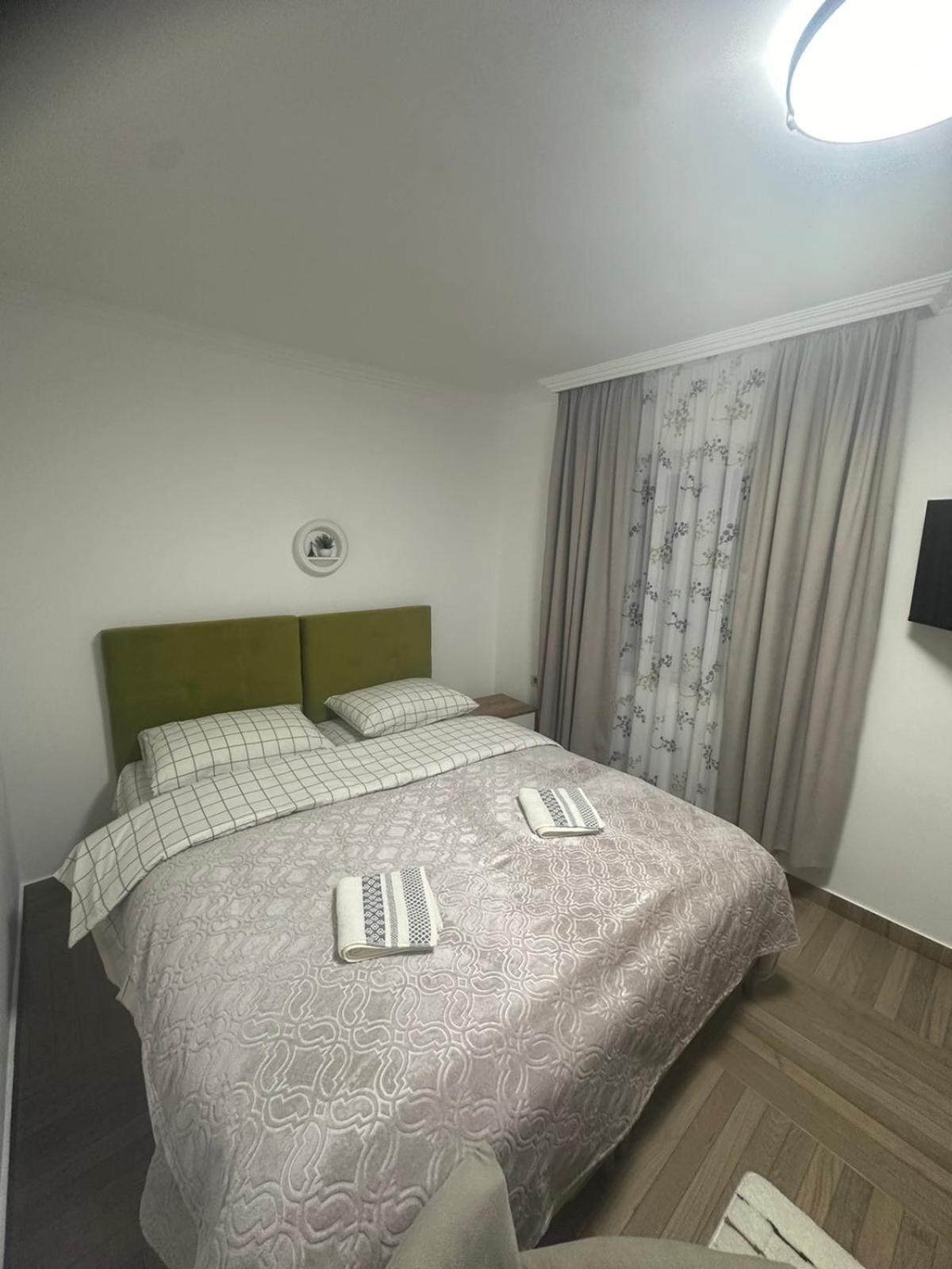 Apartmani Emily & Jully Nikšić Bagian luar foto