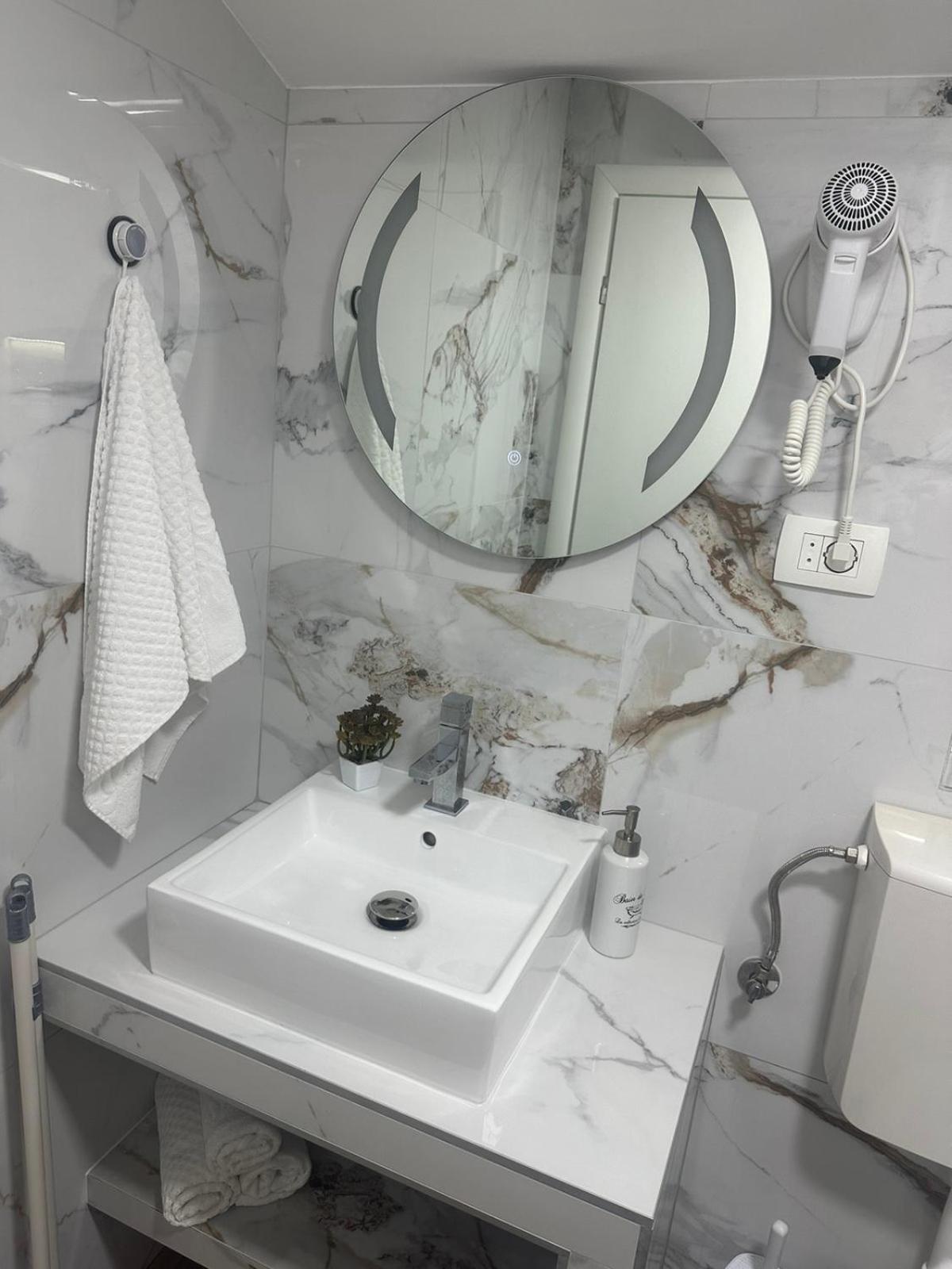 Apartmani Emily & Jully Nikšić Bagian luar foto