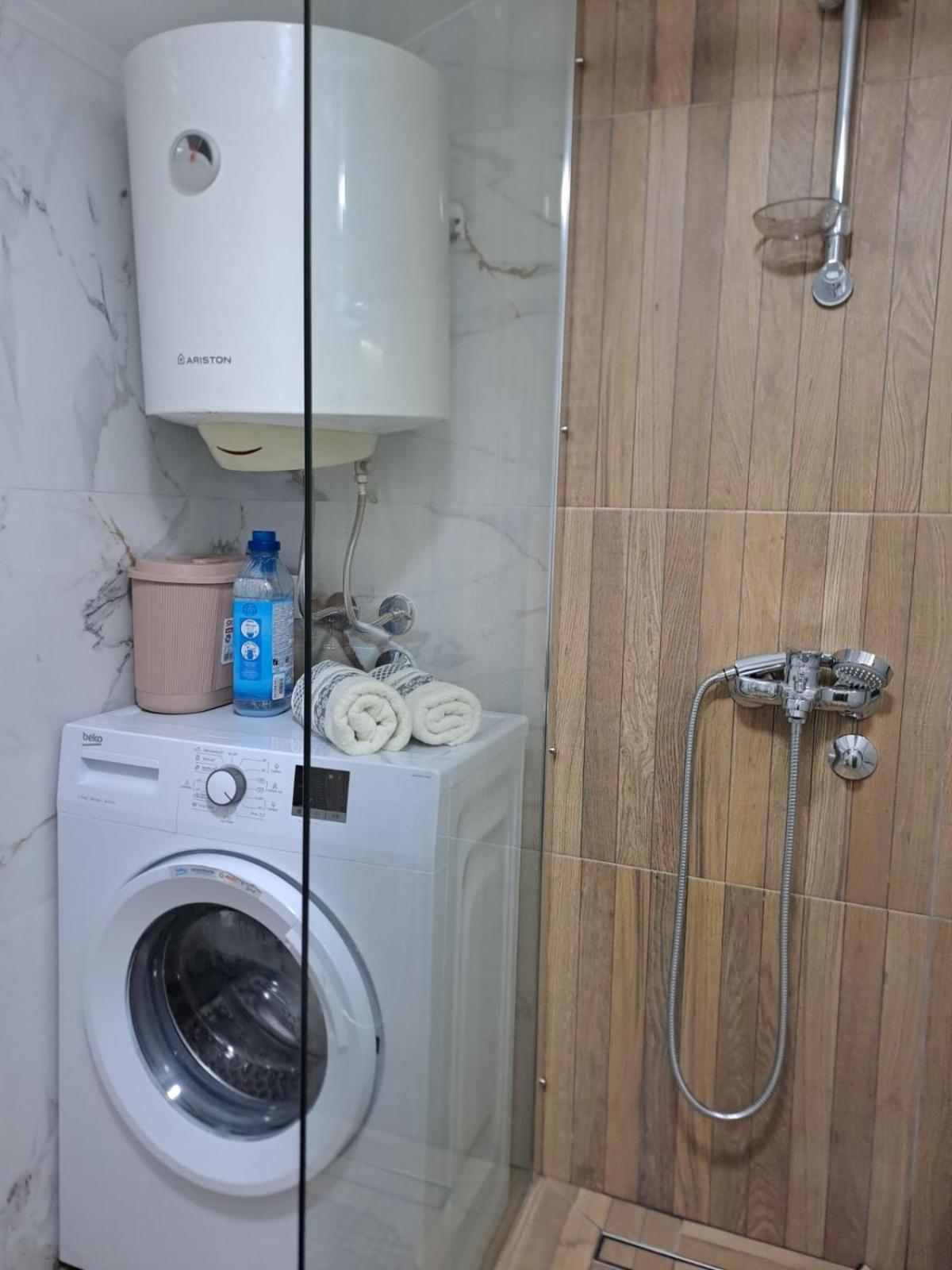 Apartmani Emily & Jully Nikšić Bagian luar foto