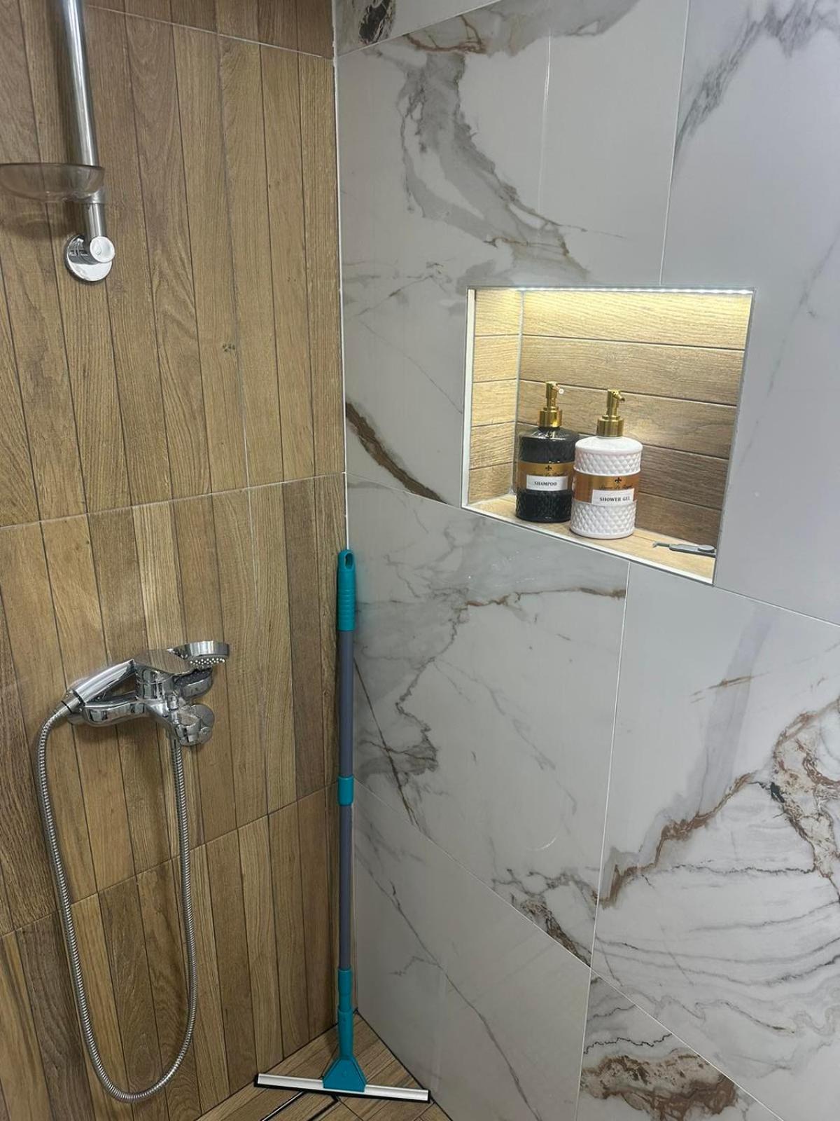 Apartmani Emily & Jully Nikšić Bagian luar foto