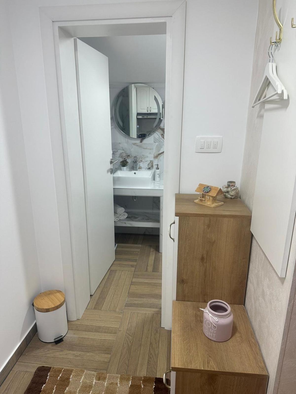 Apartmani Emily & Jully Nikšić Bagian luar foto