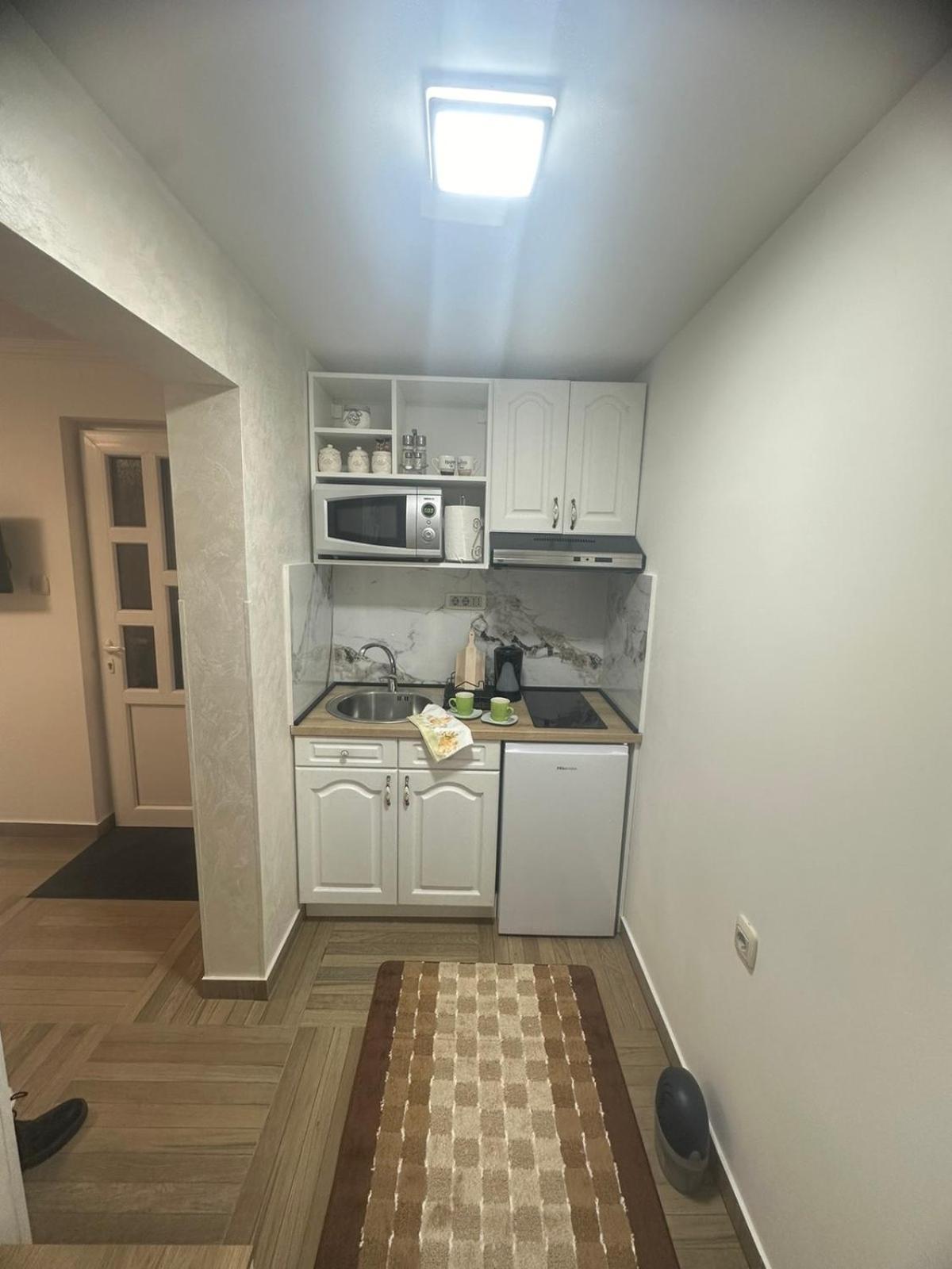 Apartmani Emily & Jully Nikšić Bagian luar foto