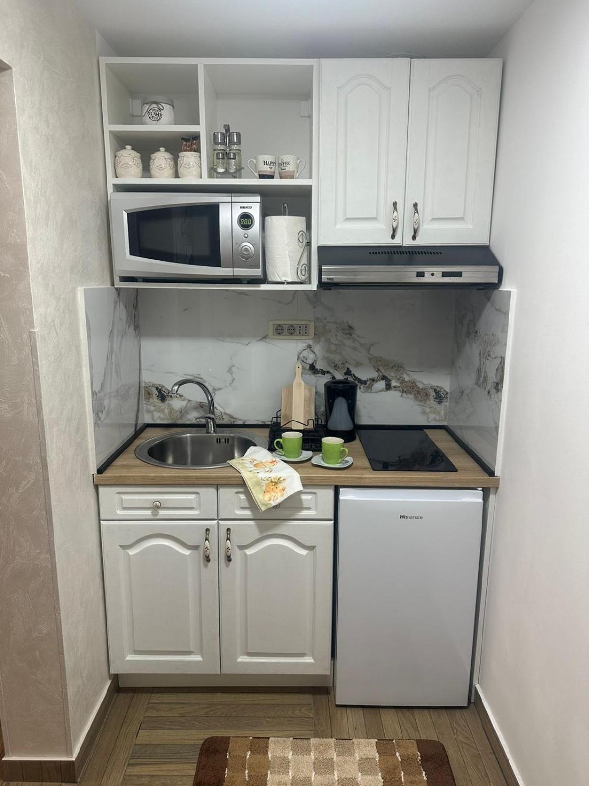 Apartmani Emily & Jully Nikšić Bagian luar foto