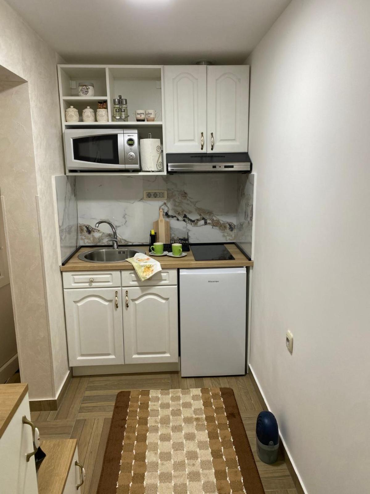 Apartmani Emily & Jully Nikšić Bagian luar foto