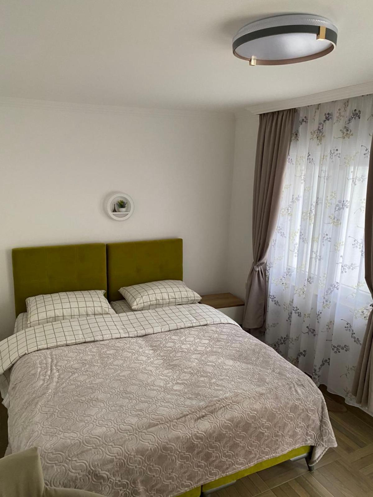 Apartmani Emily & Jully Nikšić Bagian luar foto